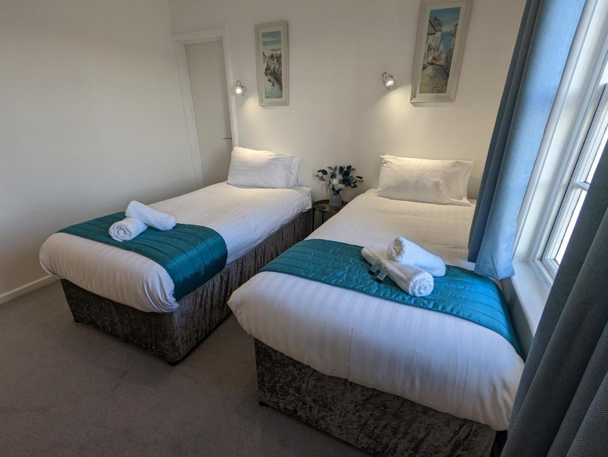 Acqua 3* Weymouth