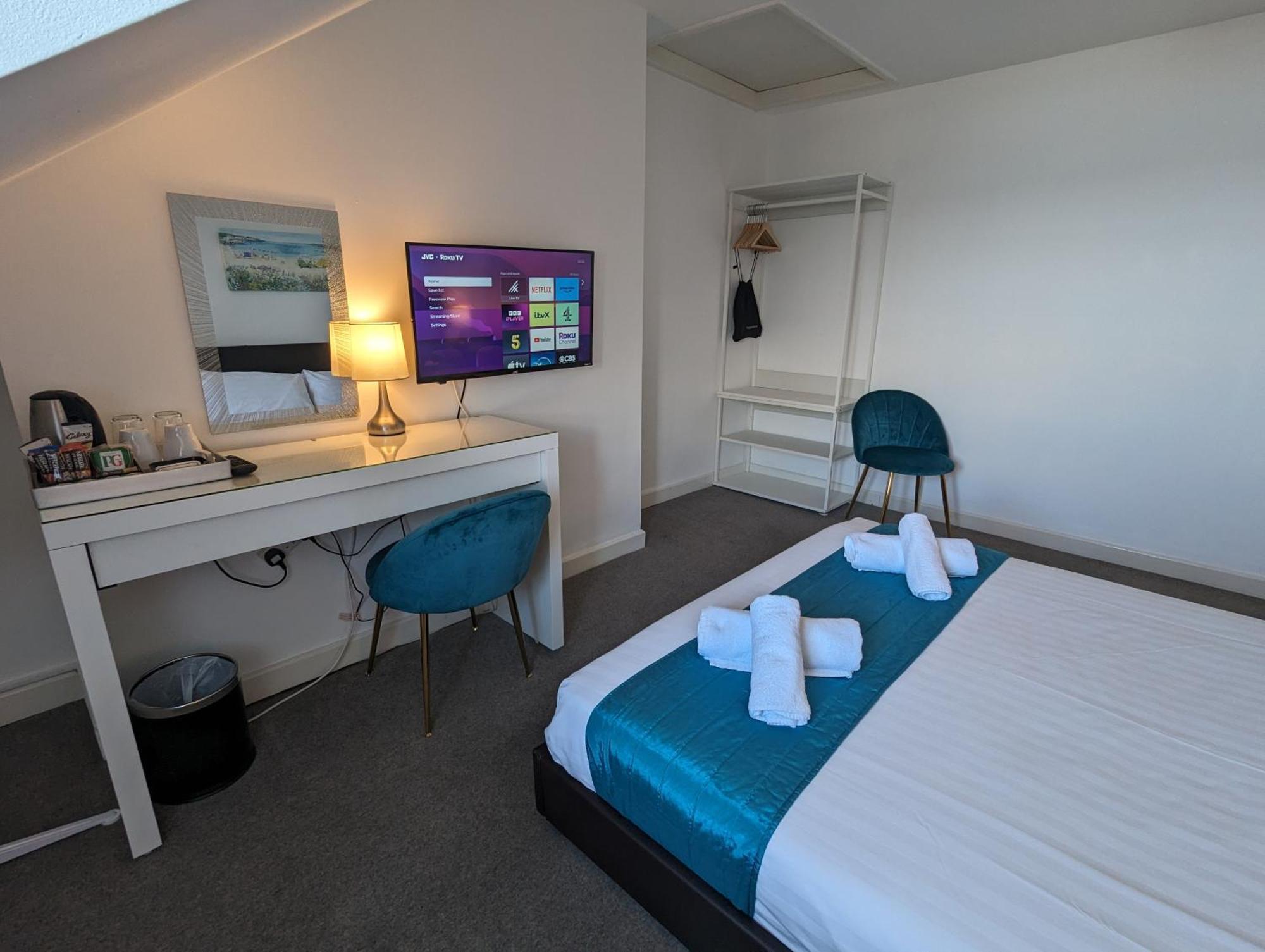 Acqua 3* Weymouth