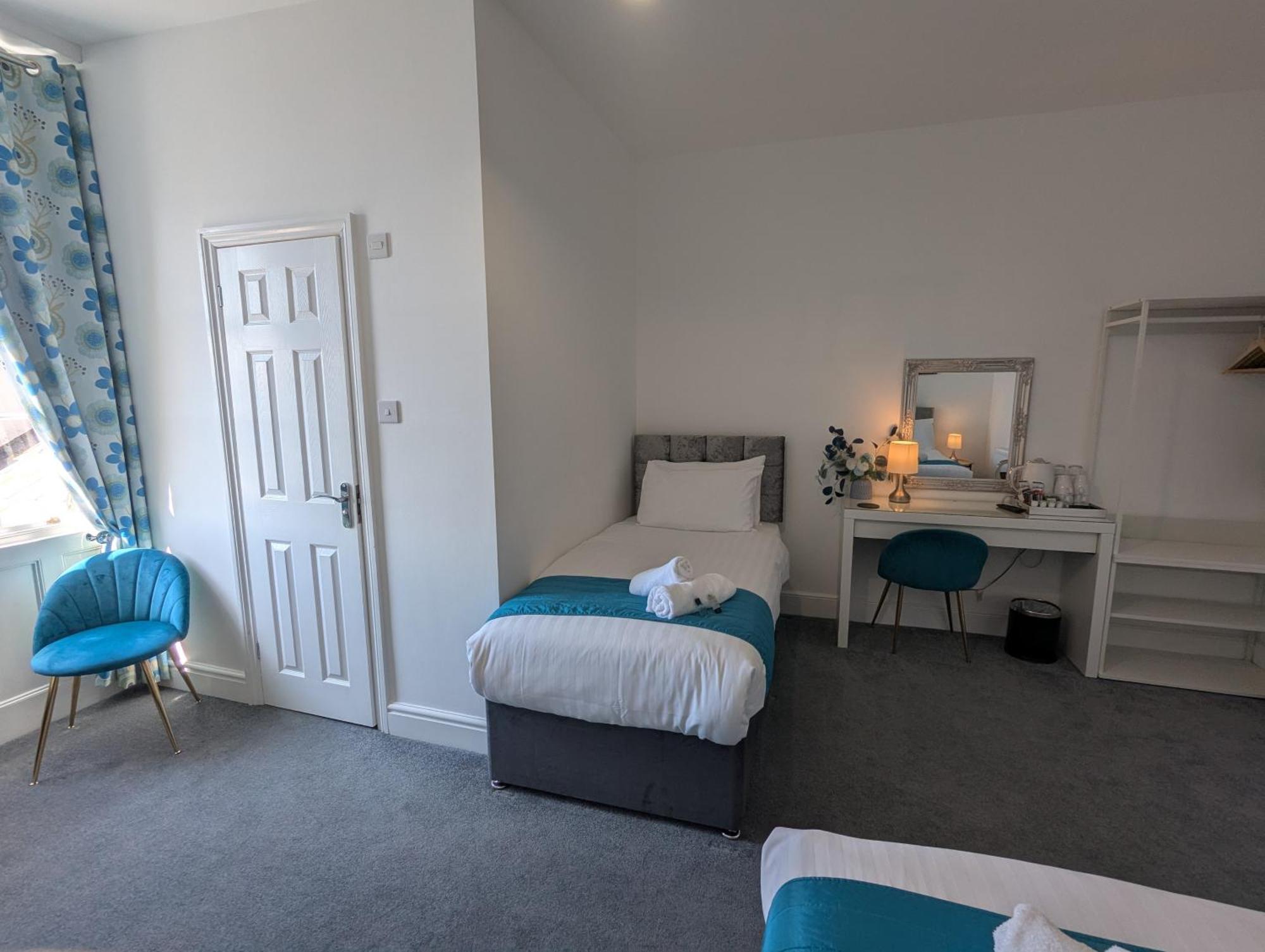 Acqua 3* Weymouth
